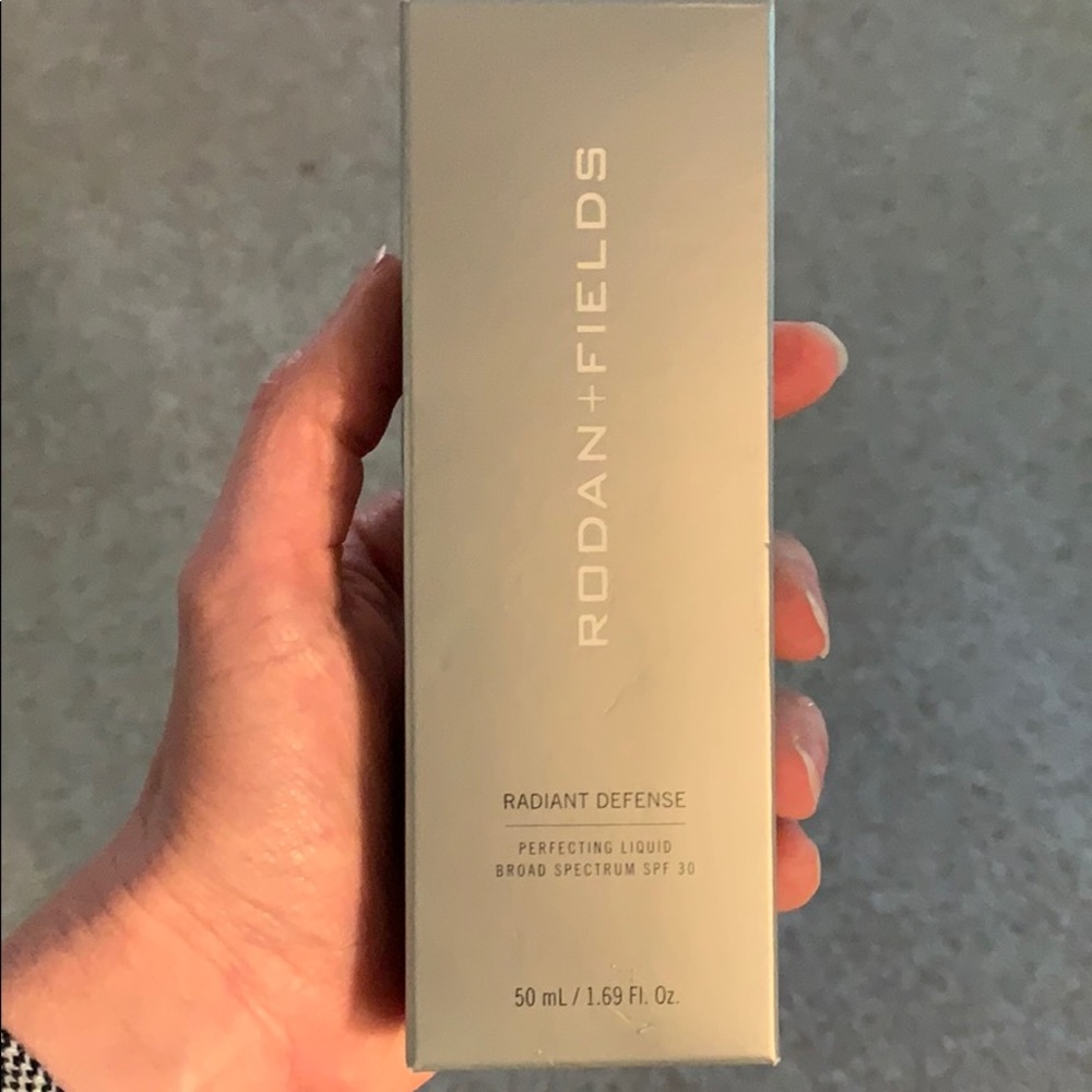 Rodan Fields radiant defense - sand